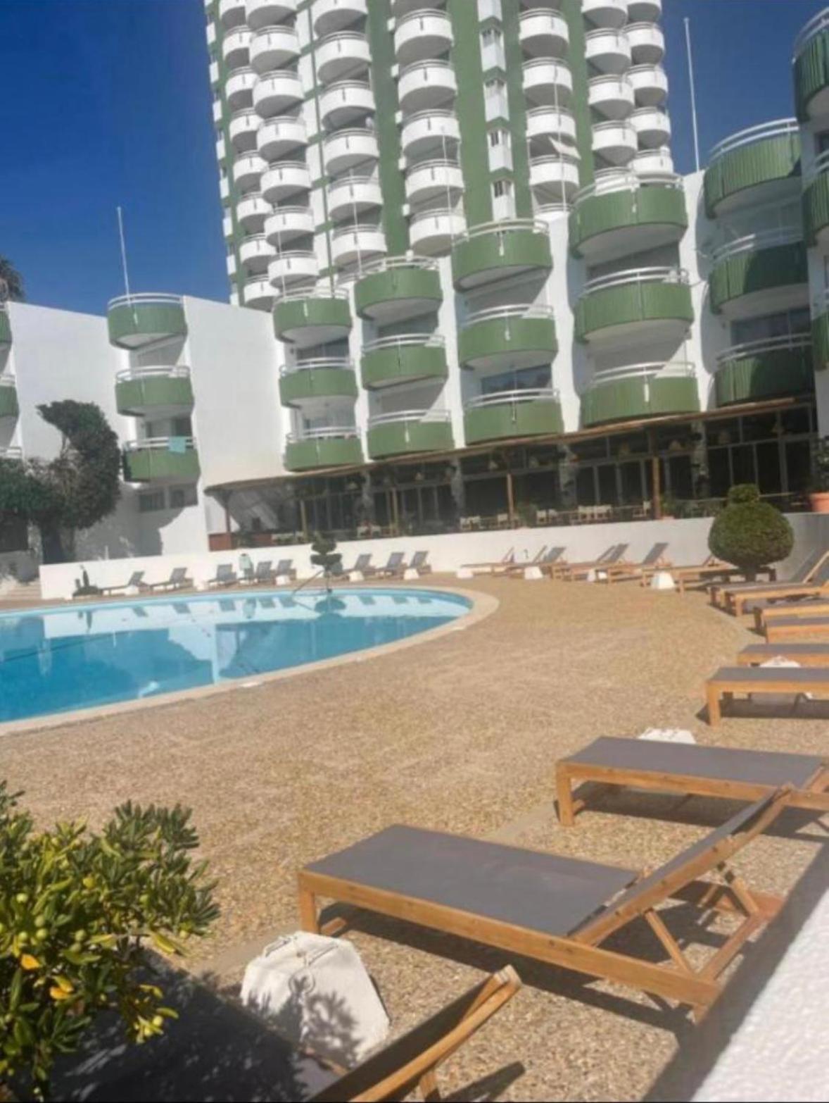 Sunrise Seaview 8 Floor - Torre 3 Castelos Apartment *