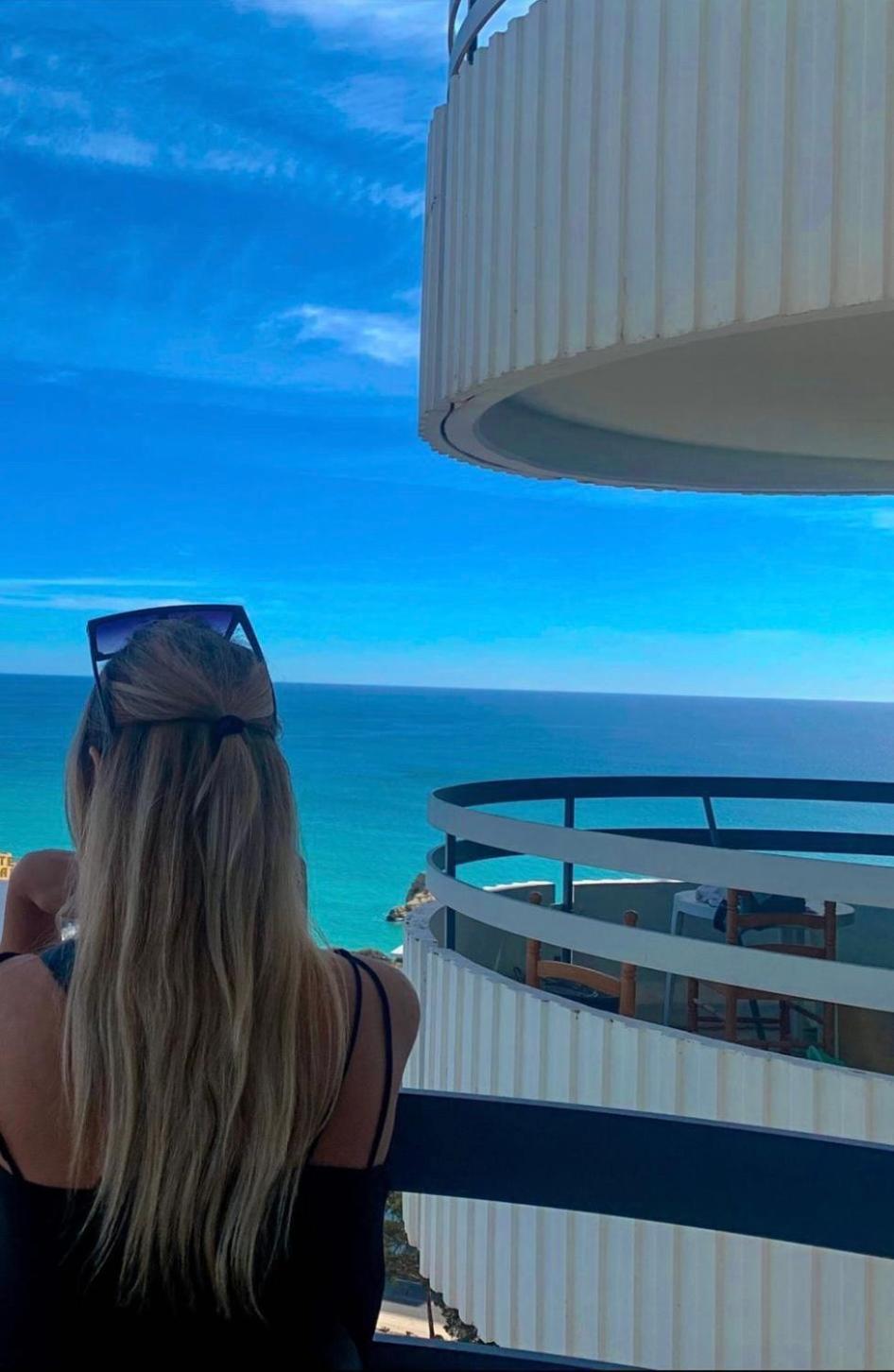 Sunrise Seaview 8 Floor - Torre 3 Castelos Apartment *
